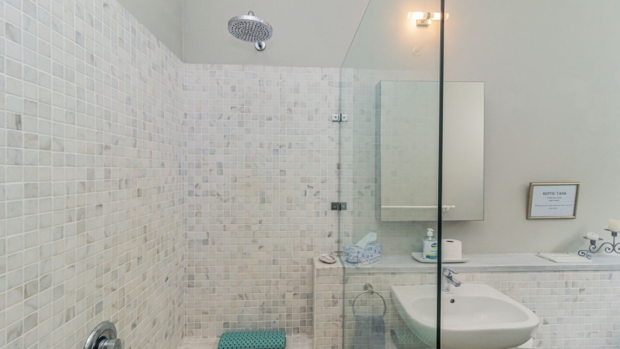 To Let 5 Bedroom Property for Rent in Onrus Western Cape